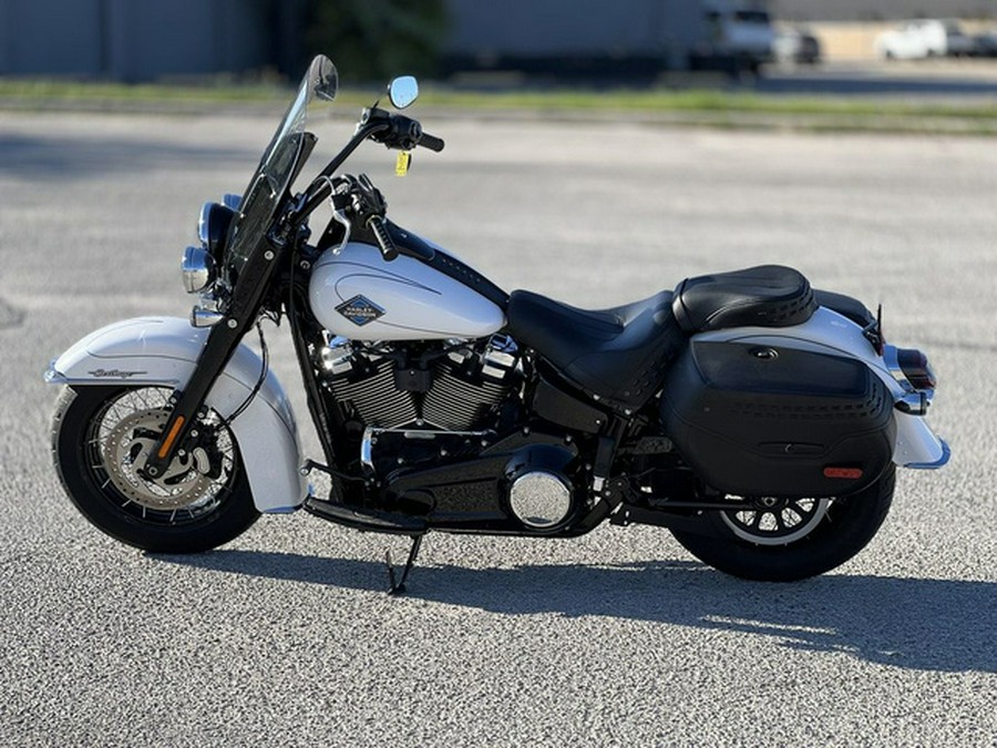 2025 Harley-Davidson Softail FLHC - Heritage Classic