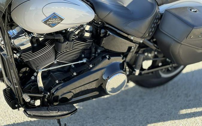 2025 Harley-Davidson Softail FLHC - Heritage Classic
