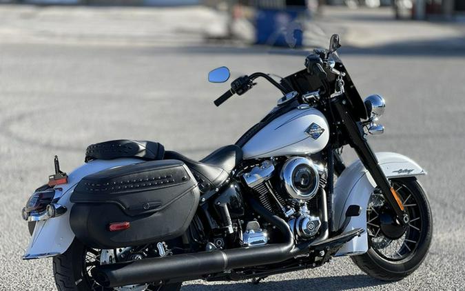 2025 Harley-Davidson Softail FLHC - Heritage Classic
