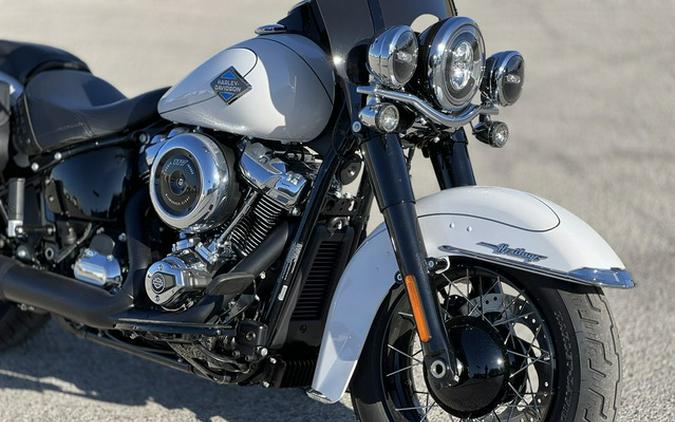 2025 Harley-Davidson Softail FLHC - Heritage Classic