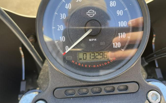 2021 Harley-Davidson® Iron 1200™ Vivid Black