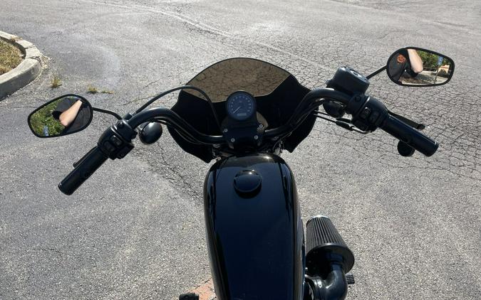 2021 Harley-Davidson® Iron 1200™ Vivid Black