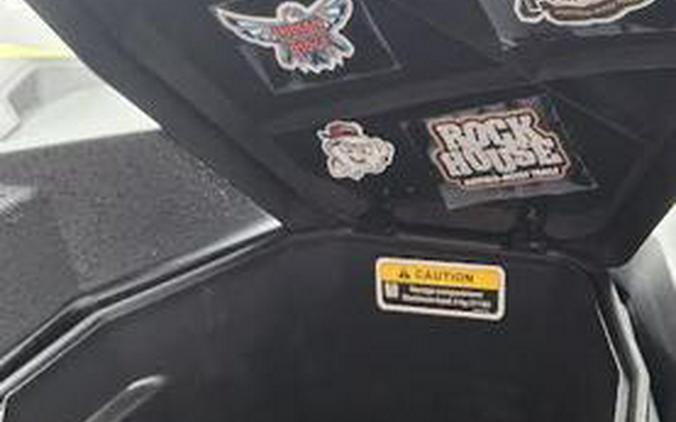 2018 Can-Am® MAVERICK TRAIL 800 DPS