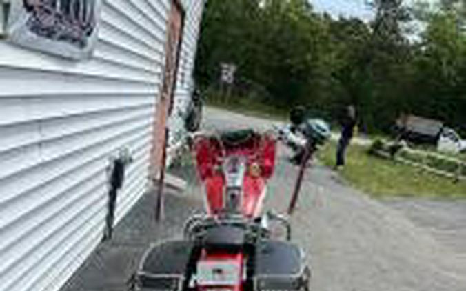 2024 Harley-Davidson® Hydra-Glide Revival Redline Red