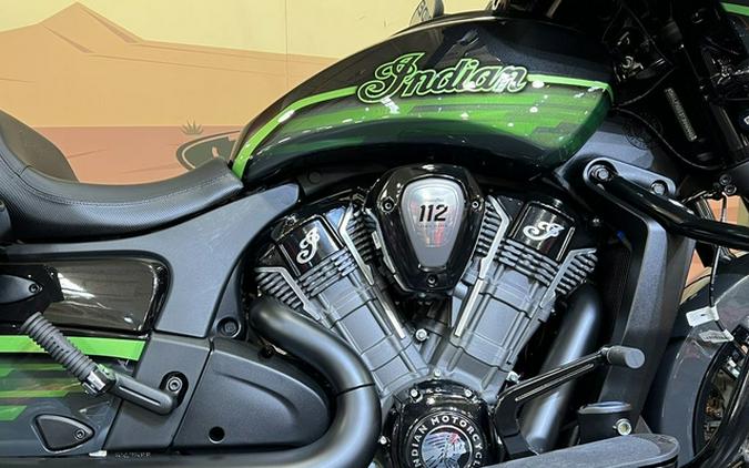 2026 Indian Chieftain Powerplus Dark Horse Signature Series Abyss Metallic / Cypher Gr