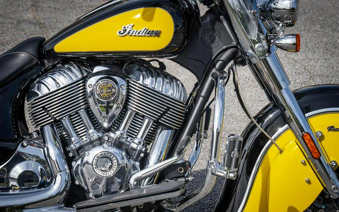 2019 Indian Motorcycle® Chief® Vintage Icon Series Thunder Black/Indian Motorcycle Yellow