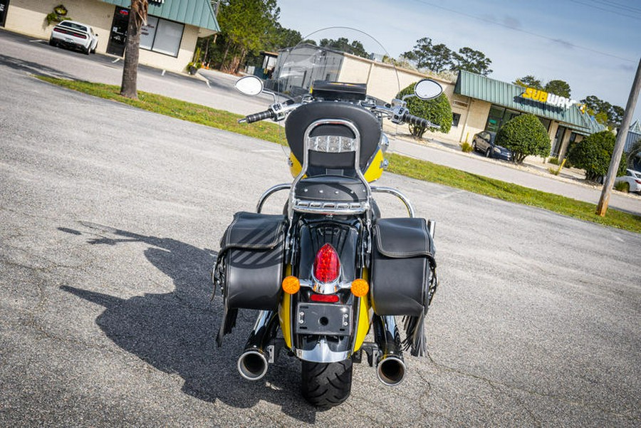 2019 Indian Motorcycle® Chief® Vintage Icon Series Thunder Black/Indian Motorcycle Yellow