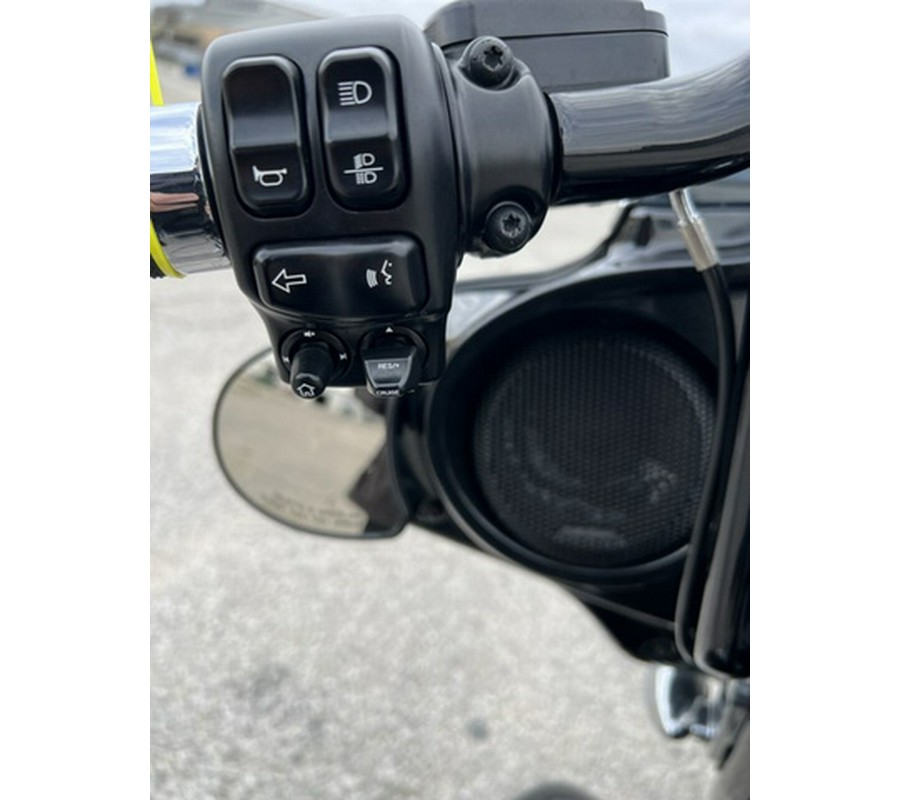 2017 Harley-Davidson FLHXSE - CVO Street Glide