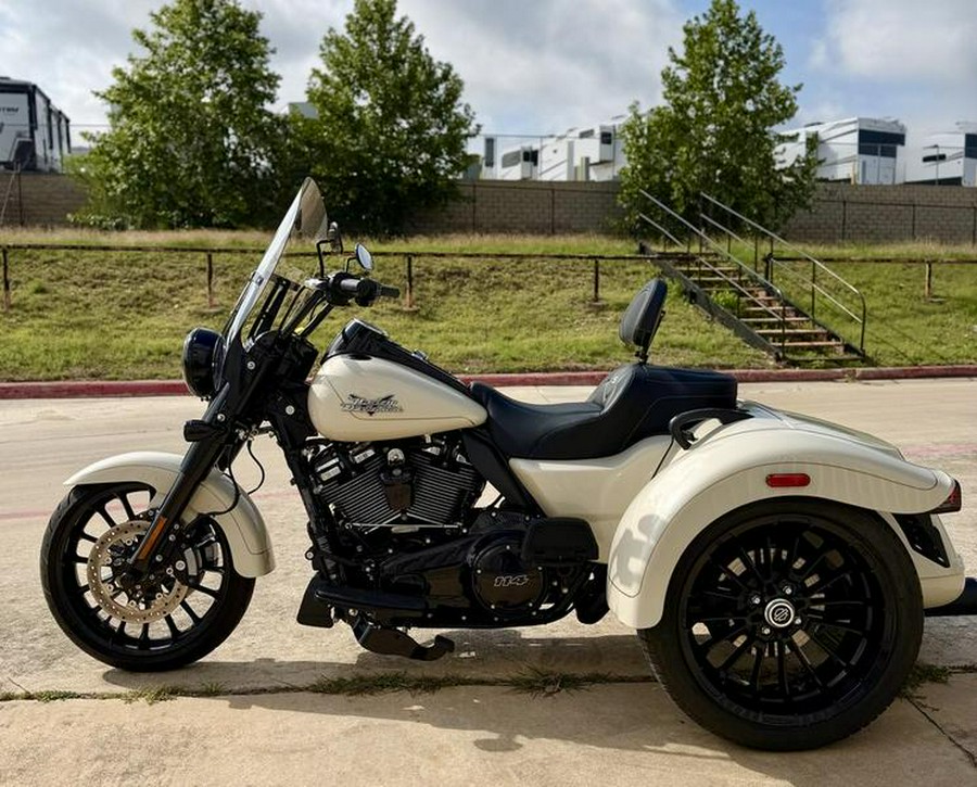 2023 Harley-Davidson® FLRT - Freewheeler®