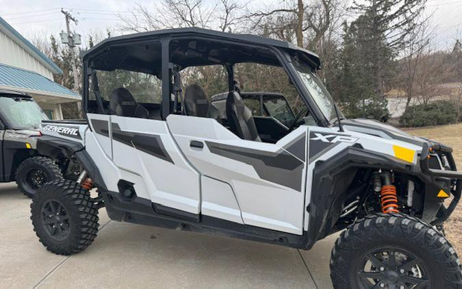 2022 Polaris GENERAL XP 4 1000 Deluxe RIDE COMMAND Edition Matte Ghost White Metallic