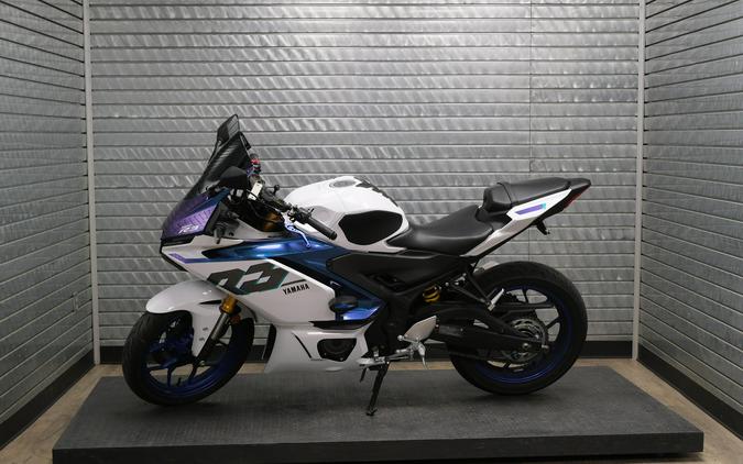 2025 YAMAHA YZF-R3