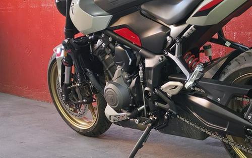 2026 Triumph Trident 800 Ash Grey
