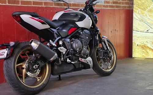 2026 Triumph Trident 800 Ash Grey
