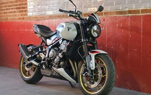 2026 Triumph Trident 800 Ash Grey