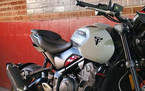 2026 Triumph Trident 800 Ash Grey
