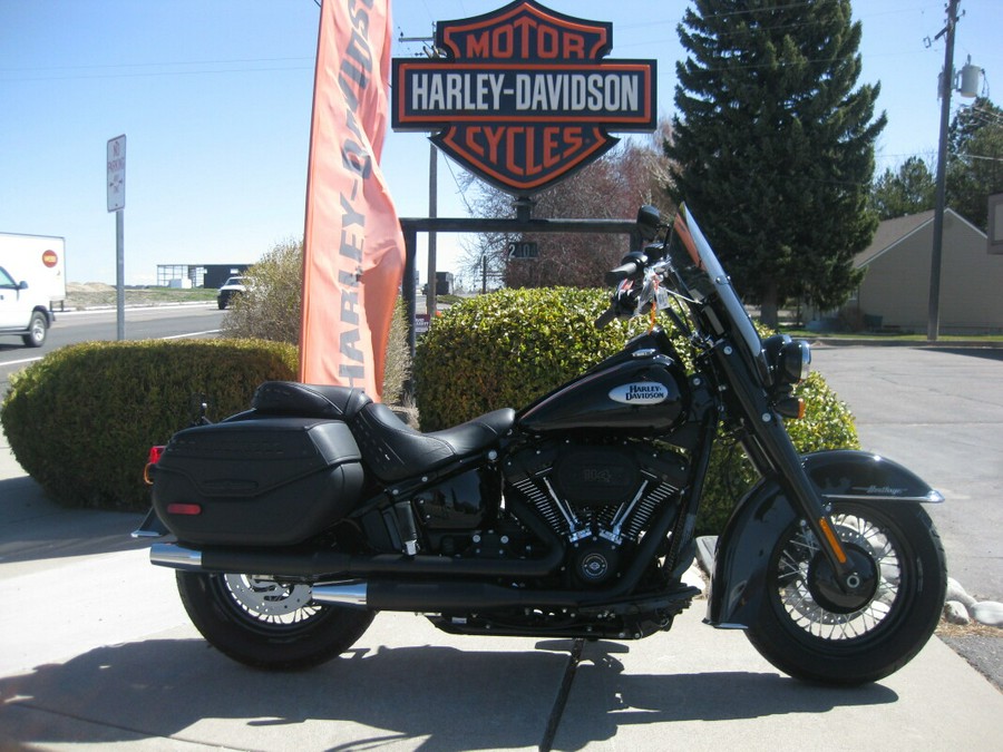 2024 Harley-Davidson Heritage Classic Vivid Black - Black Finish