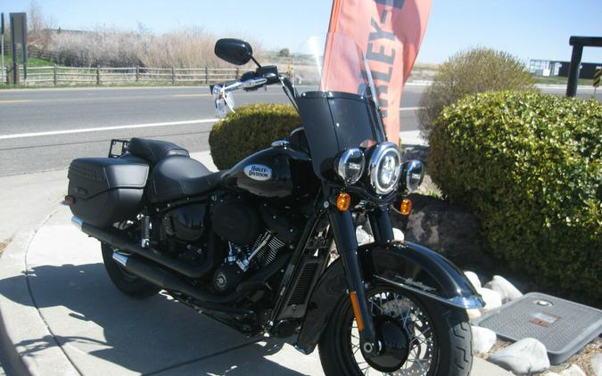 2024 Harley-Davidson Heritage Classic Vivid Black - Black Finish