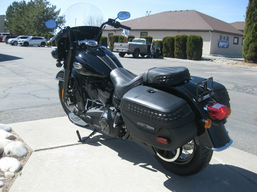 2024 Harley-Davidson Heritage Classic Vivid Black - Black Finish