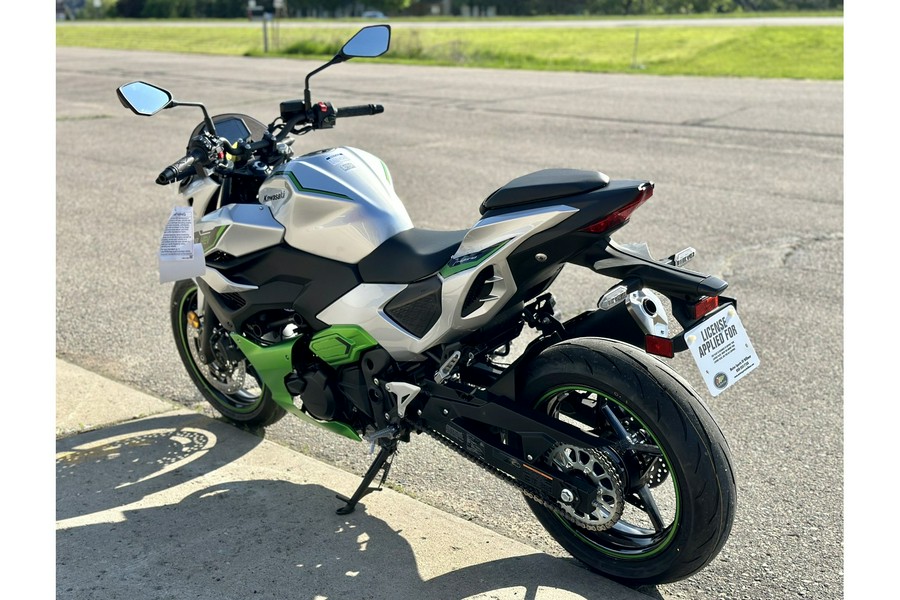 2024 Kawasaki Z7 Hybrid ABS