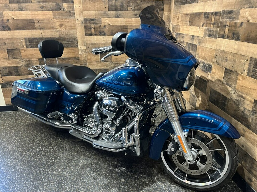 2020 Harley-Davidson® Street Glide® Tahitian Teal FLHX