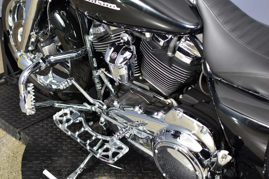 2017 Harley-Davidson Street Glide Special Vivid Black
