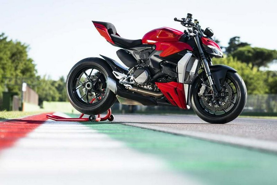 2023 Ducati STREETFIGHTER V2