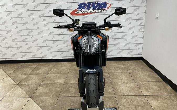 2022 KTM 890 Duke R