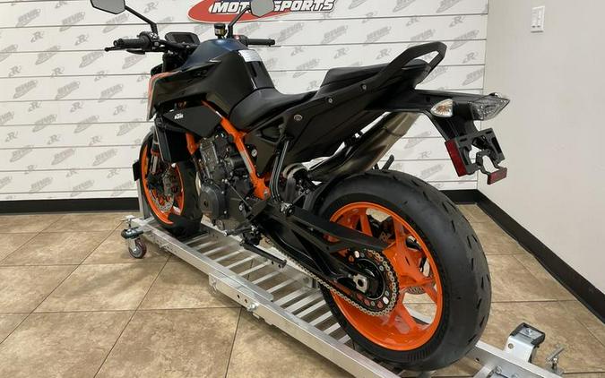 2022 KTM 890 Duke R