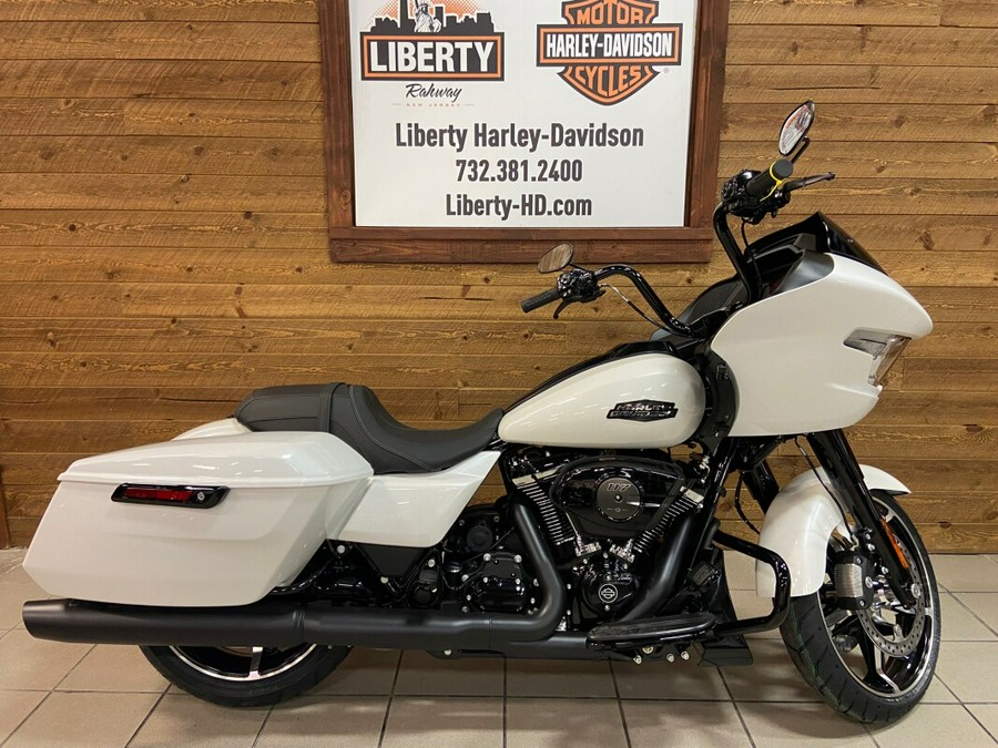 2024 Harley-Davidson® Road Glide™ White Onyx Pearl - Black Finish FLTRX