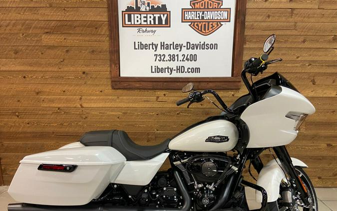 2024 Harley-Davidson® Road Glide™ White Onyx Pearl - Black Finish FLTRX