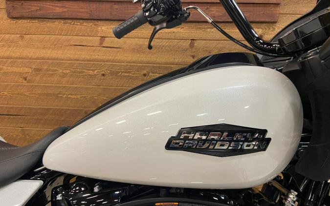 2024 Harley-Davidson® Road Glide™ White Onyx Pearl - Black Finish FLTRX