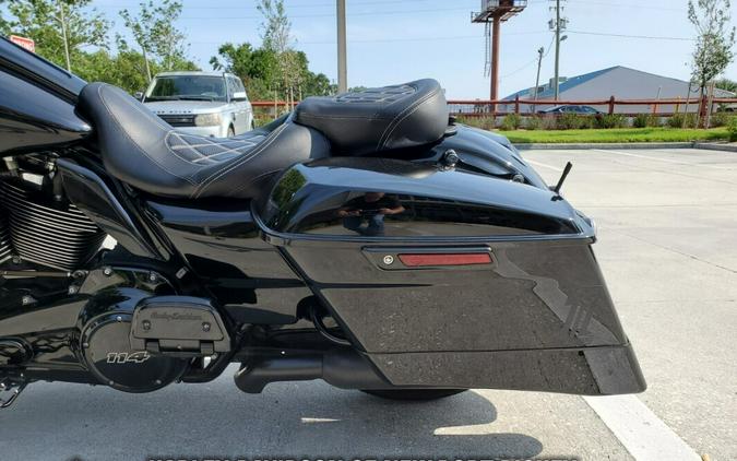 2017 Harley-Davidson® Road Glide® Special