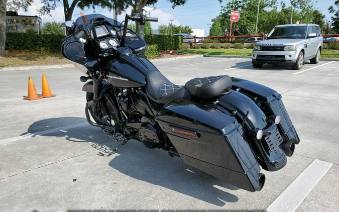 2017 Harley-Davidson® Road Glide® Special