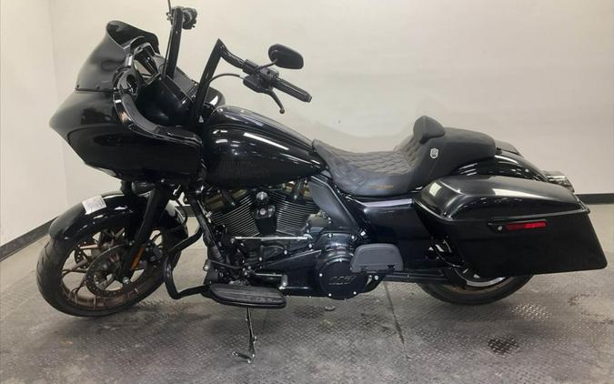 2022 Harley-Davidson Road Glide ST Vivid Black