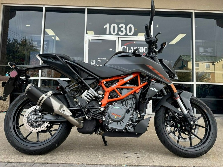 2023 KTM 390 DUKE w/o DRL B.D.