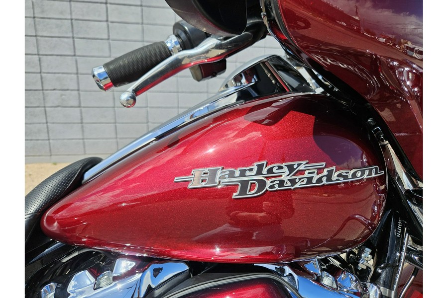 2017 Harley-Davidson® FLHXS Street Glide Special