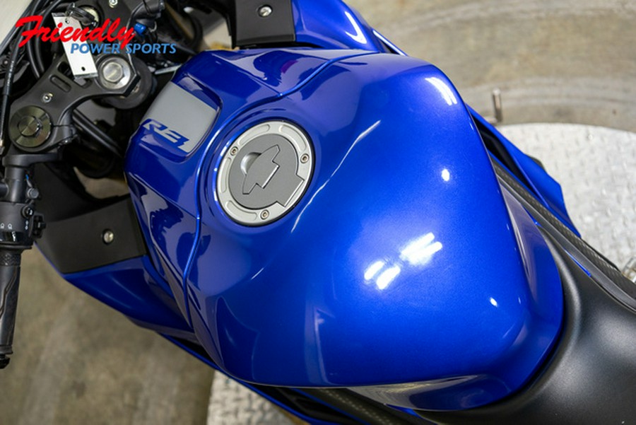 2021 Yamaha YZF R3 R3 Monster Energy Yamaha MotoGP Edition