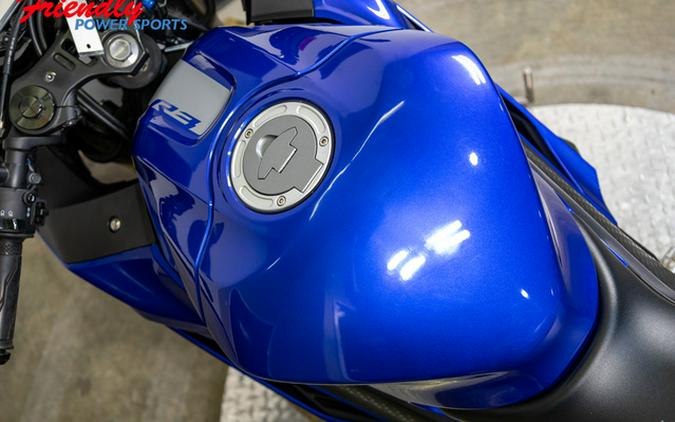 2021 Yamaha YZF R3 R3 Monster Energy Yamaha MotoGP Edition