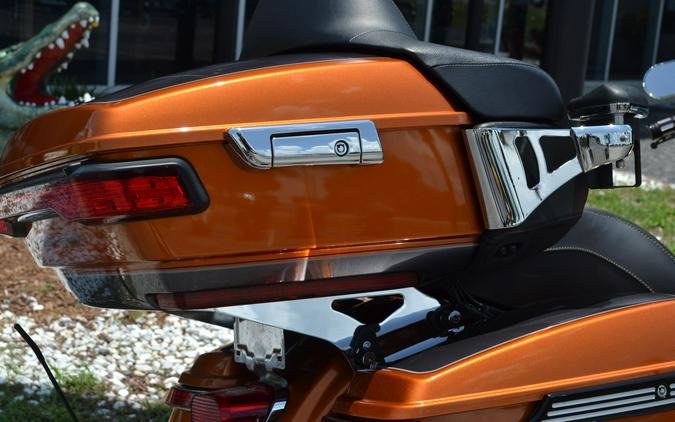 2015 Harley-Davidson® Electra Glide® Ultra Classic® Low - FLHTCUL
