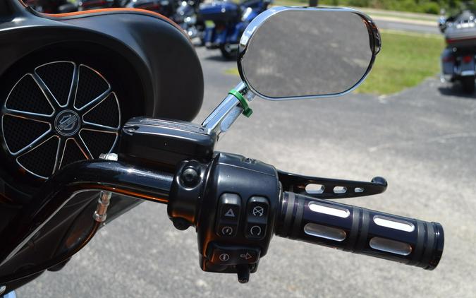 2015 Harley-Davidson® Electra Glide® Ultra Classic® Low - FLHTCUL