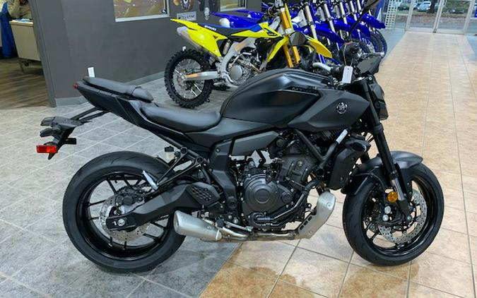 2026 Yamaha MT 07 - Matte Charcoal Black