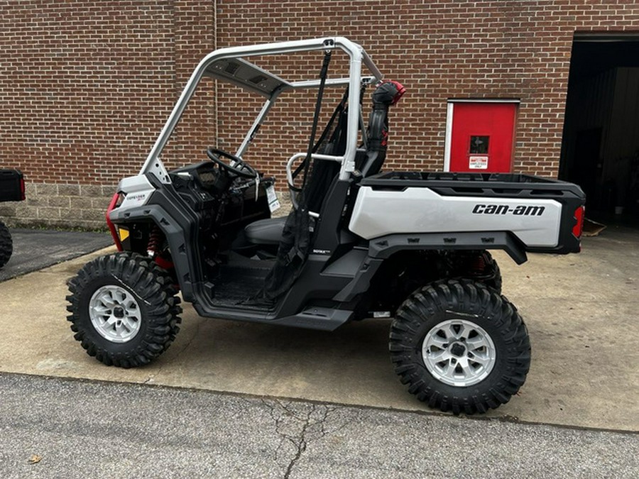 2025 Can-Am Defender X Mr HD10 Hyper Silver & Legion Red