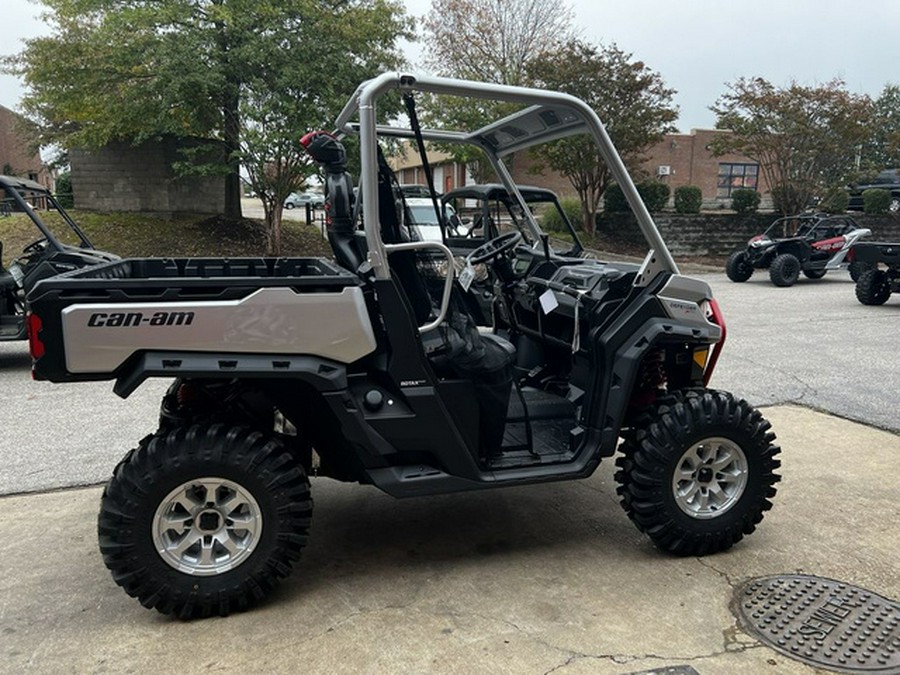 2025 Can-Am Defender X Mr HD10 Hyper Silver & Legion Red
