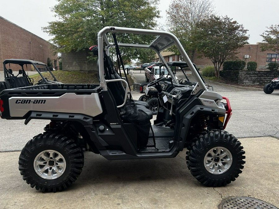 2025 Can-Am Defender X Mr HD10 Hyper Silver & Legion Red