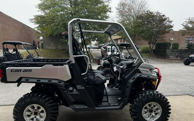 2025 Can-Am Defender X Mr HD10 Hyper Silver & Legion Red