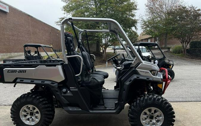 2025 Can-Am Defender X Mr HD10 Hyper Silver & Legion Red