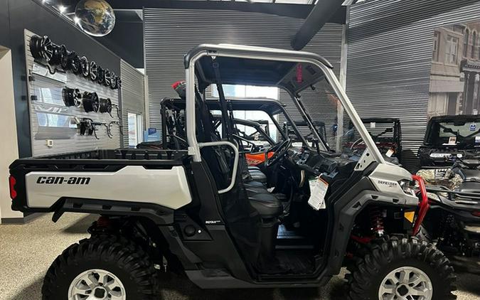 2025 Can-Am Defender X Mr HD10 Hyper Silver & Legion Red