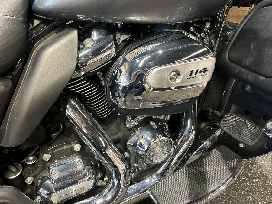 2021 Harley-Davidson® Ultra Limited Gauntlet Gray Metallic/Vivid Black FLHTK