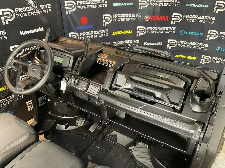 2026 Can-Am® Defender PRO XT HD10