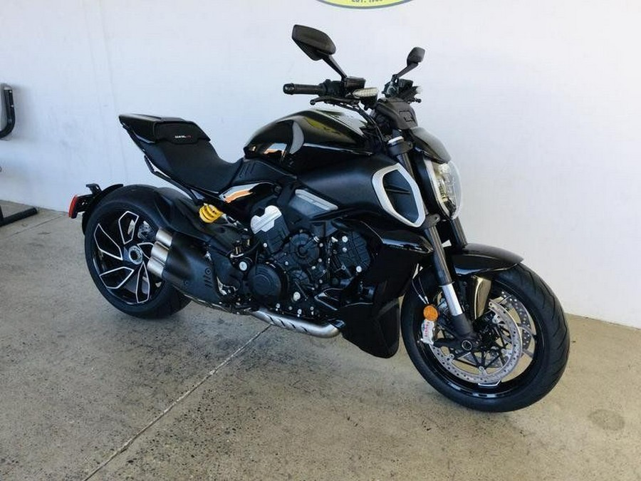 New 2024 Ducati DIAVEL V4